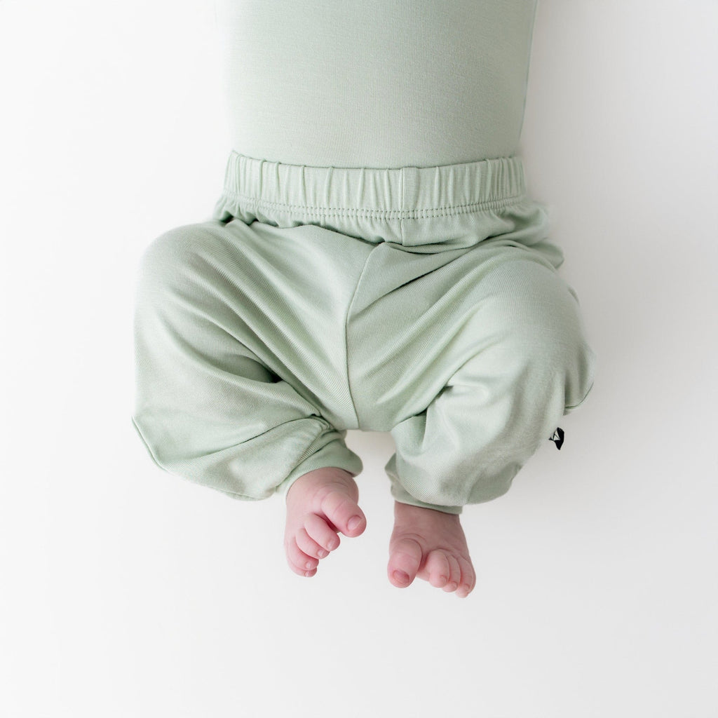 Pant in Basil