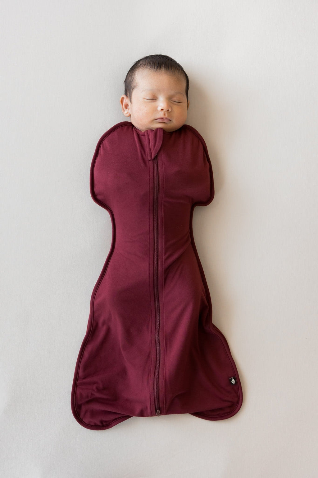 Swaddle Bag in Burgundy 0.5