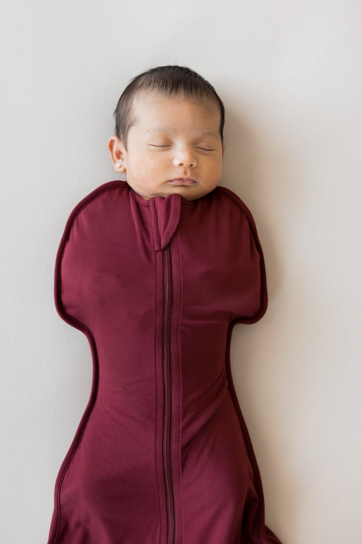 Swaddle Bag in Burgundy 0.5