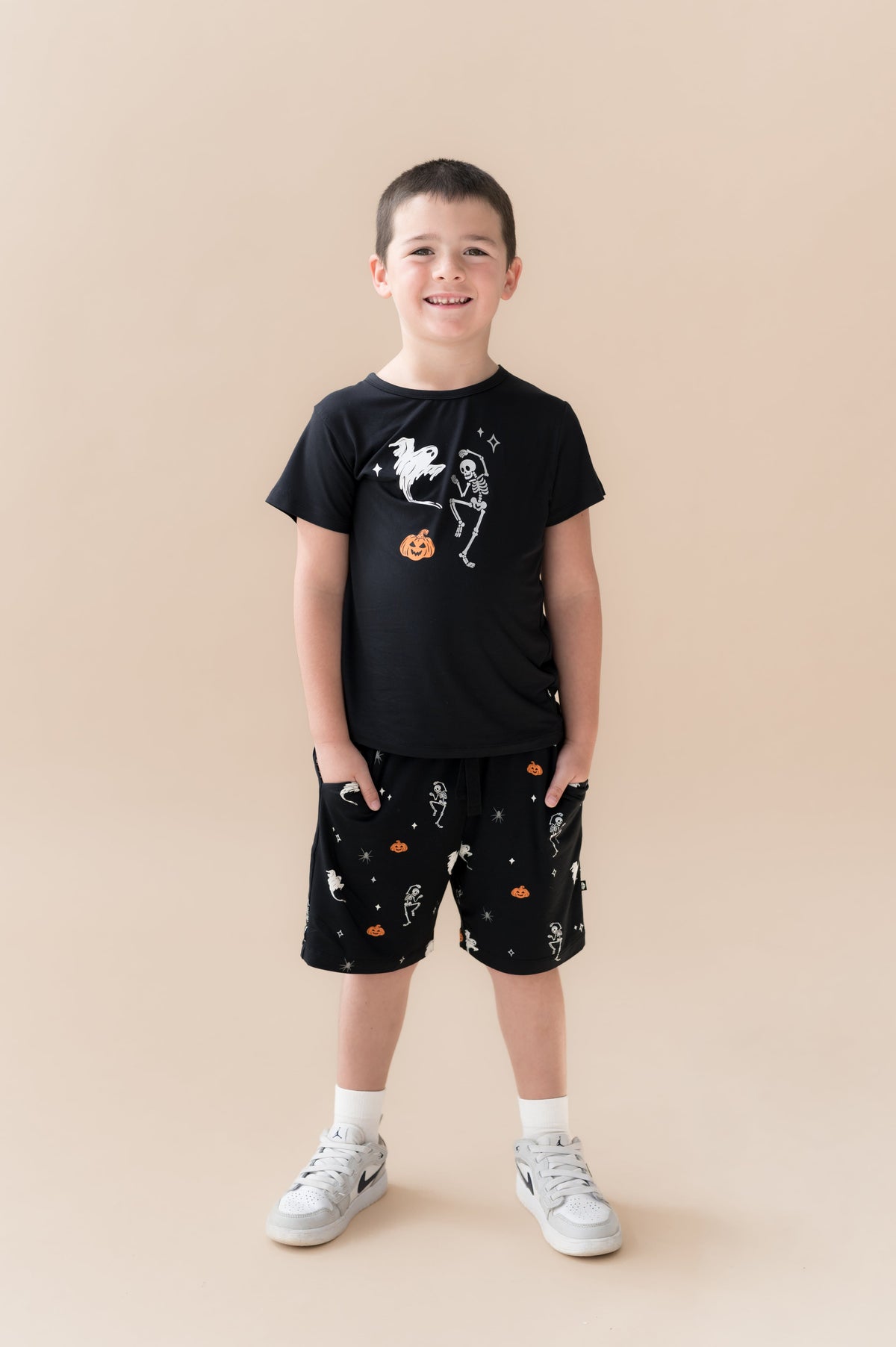 Drawstring Short in Halloween Friends