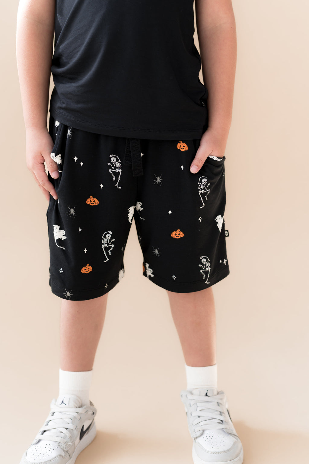 Drawstring Short in Halloween Friends