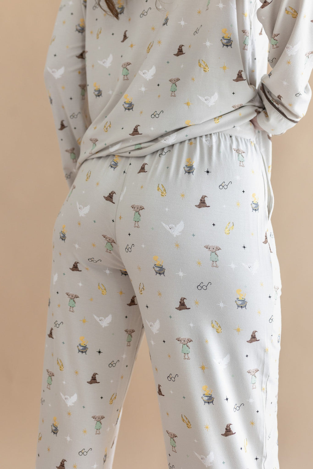 Long-Sleeved Women's Pajama Set in Starry Icon
