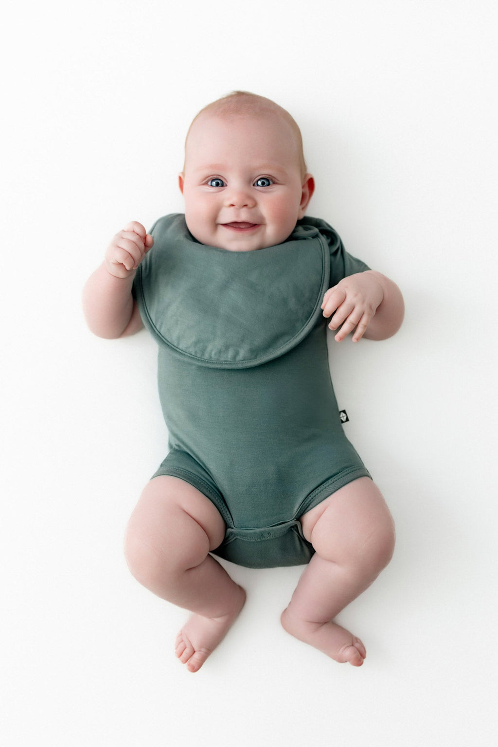 Cushy Bib in Pine